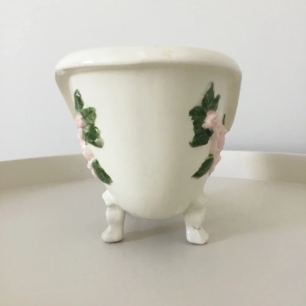 ✨Vintage Shabby Chic Ceramic Pastel Rose Bathtub Container Makeup Holder